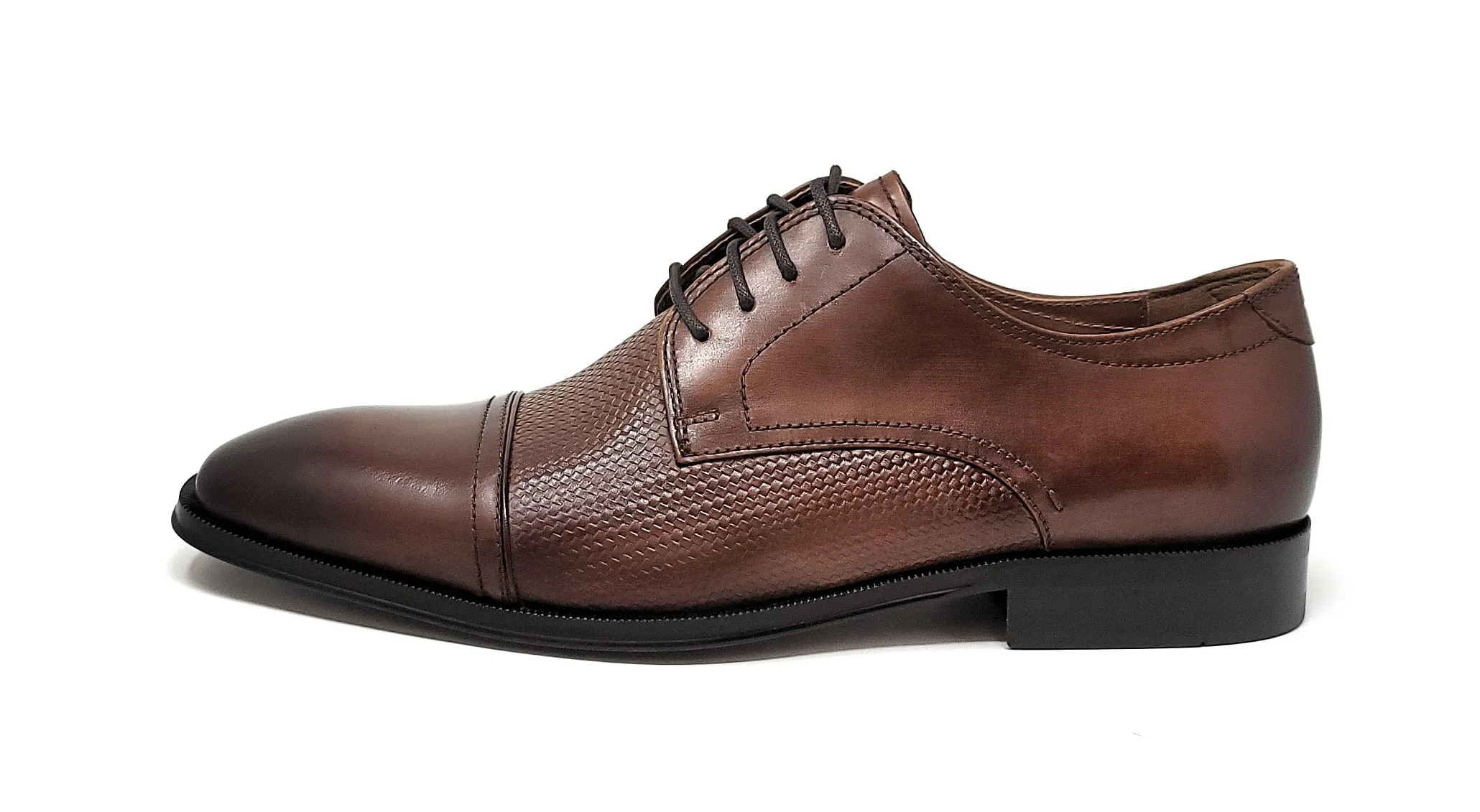 Florsheim Men's Belfast Cap Toe Oxford Cognac 3E Wide Shoes